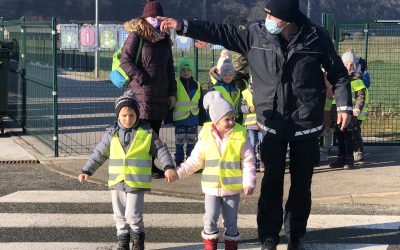 Učenje varnosti v prometu s policistom