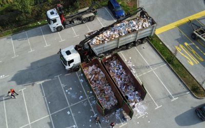 Dopoldne o potrošništvu, popoldne pa zbiranje papirja