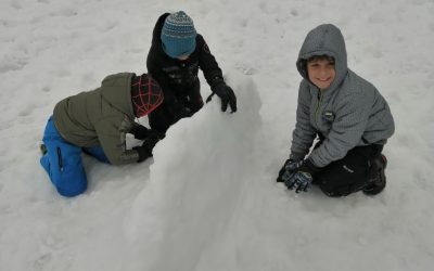 Četrtošolci pri likovni umetnosti na snegu